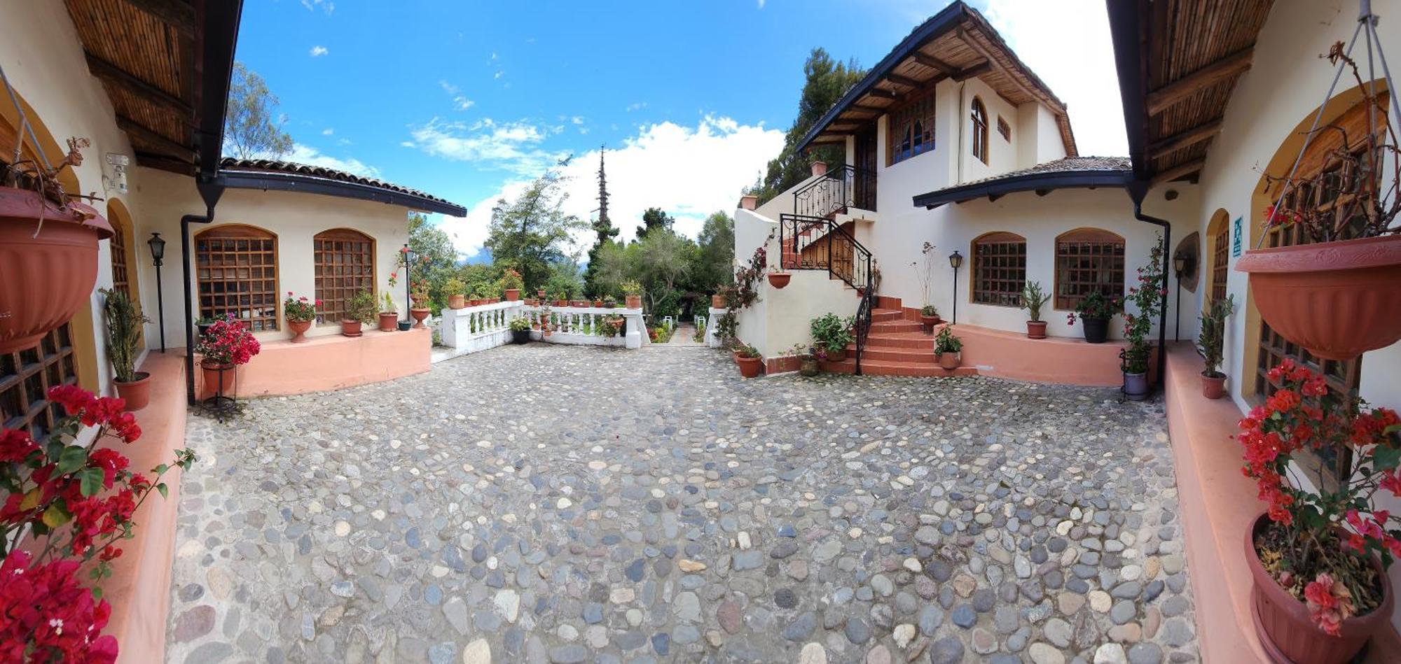 Hotel Hacienda San Isidro De Iltaqui Cotacachi Esterno foto